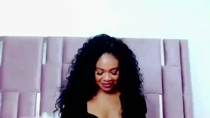 nahomy-jones