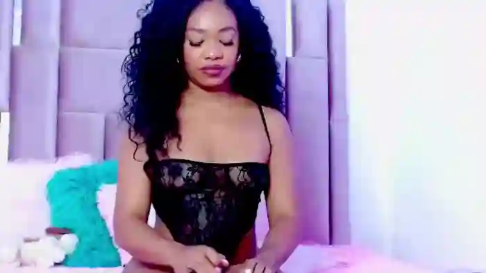 nahomy-jones