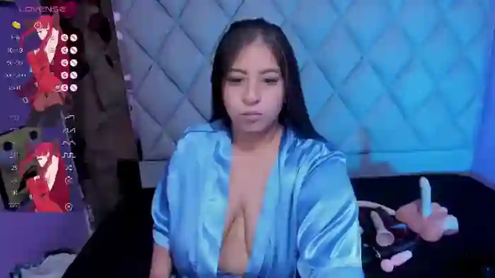 luisana-boobs