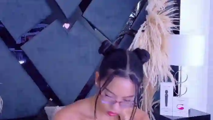 kylie-whitee