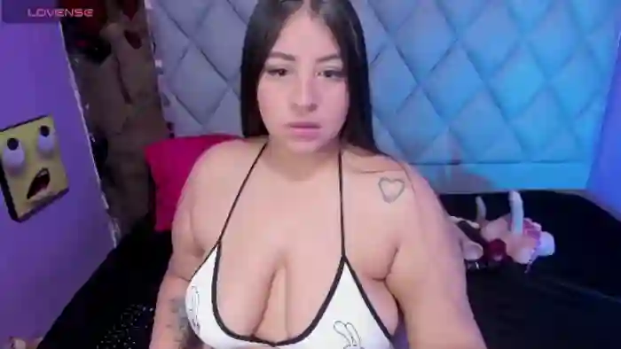 luisana-boobs