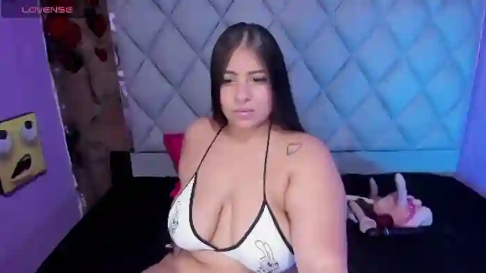 luisana-boobs