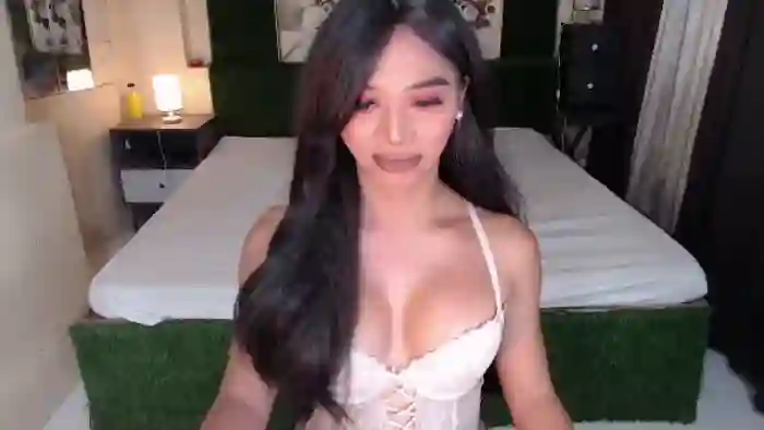 kristine-aluxe
