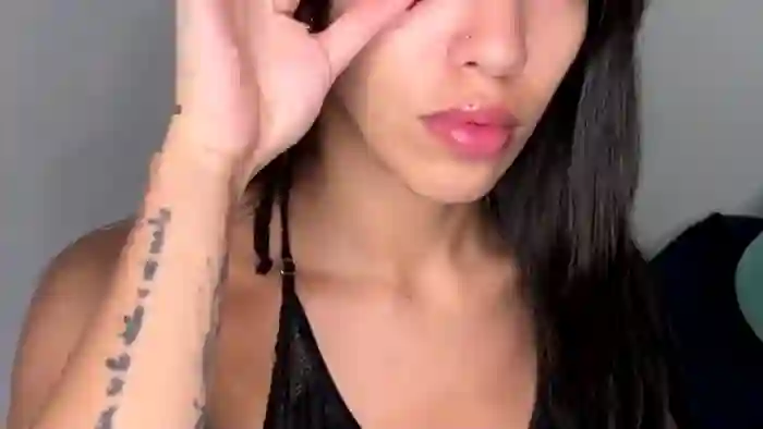 kylie-whitee