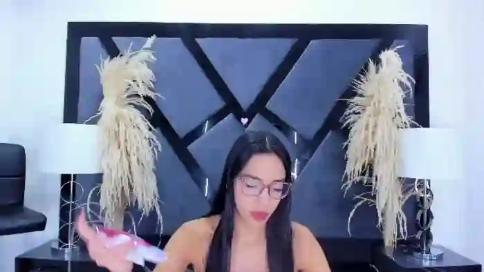 kylie-whitee