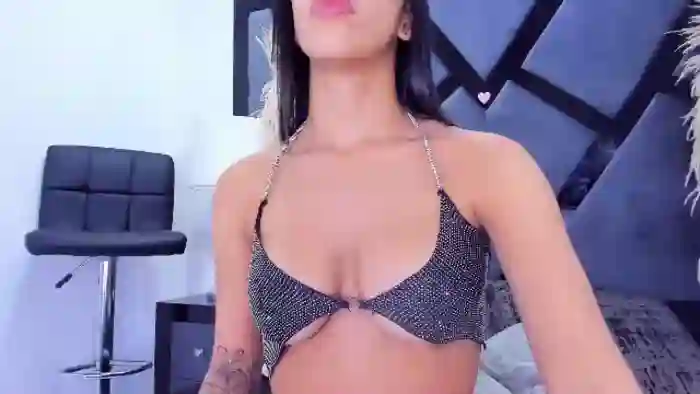 kylie-whitee