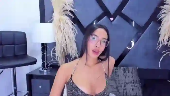kylie-whitee