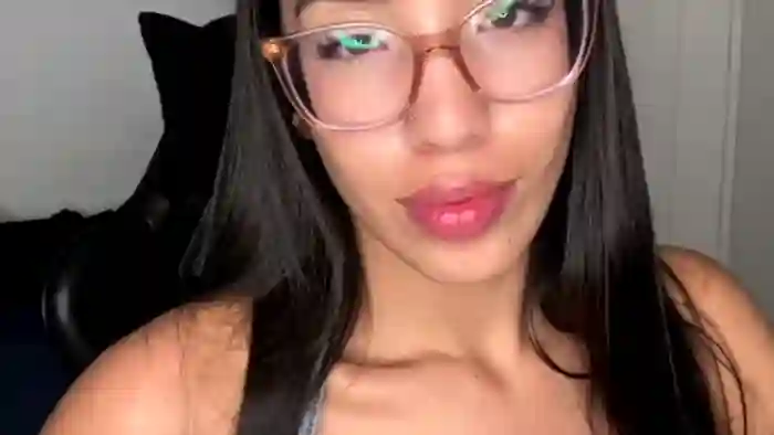 kylie-whitee