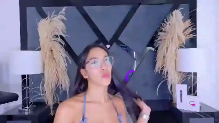 kylie-whitee