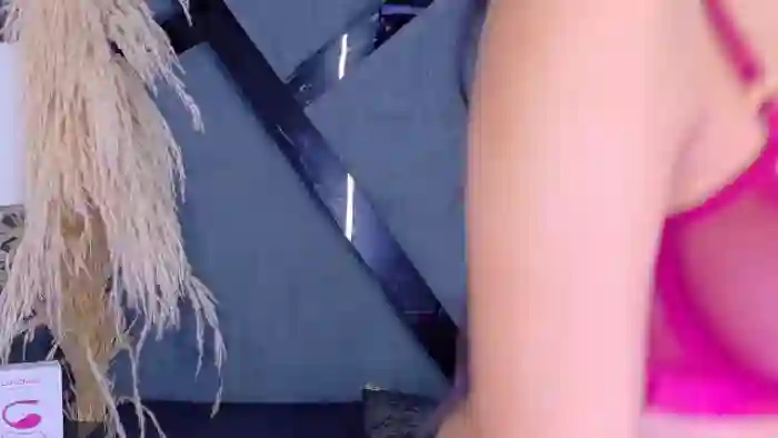 kylie-whitee