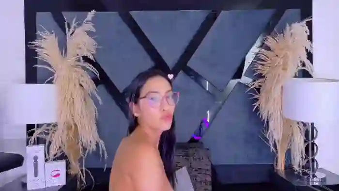 kylie-whitee