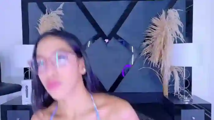 kylie-whitee