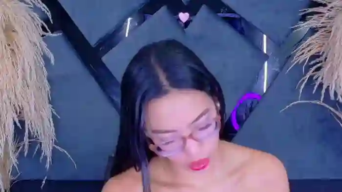 kylie-whitee
