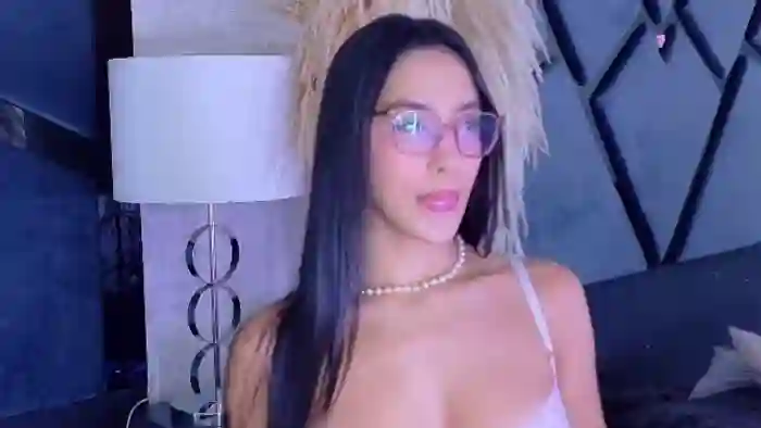 kylie-whitee