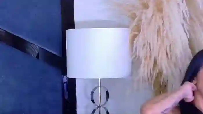 kylie-whitee