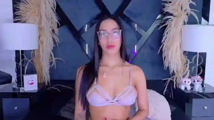 kylie-whitee