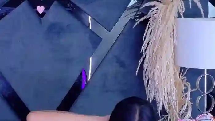 kylie-whitee