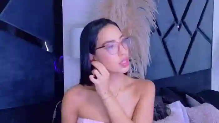 kylie-whitee
