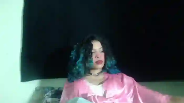 petite-ariana