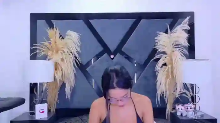 kylie-whitee