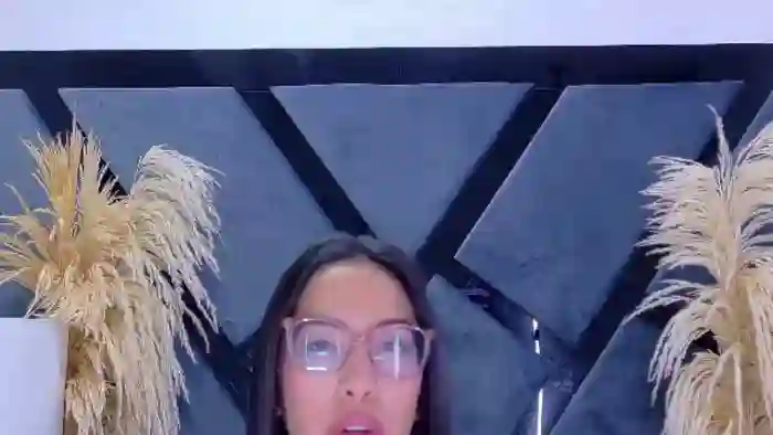 kylie-whitee
