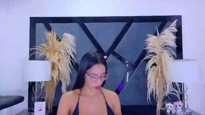 kylie-whitee