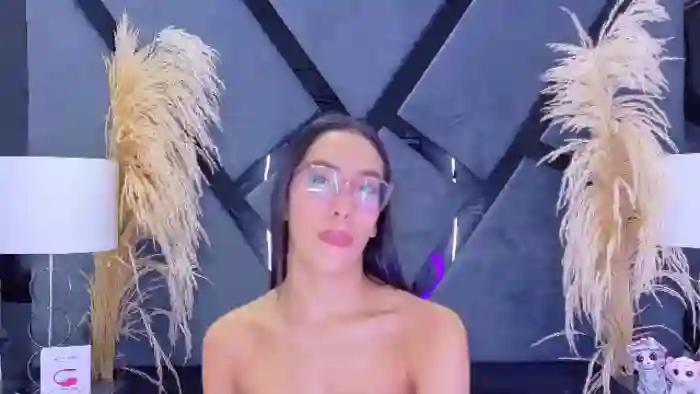 kylie-whitee