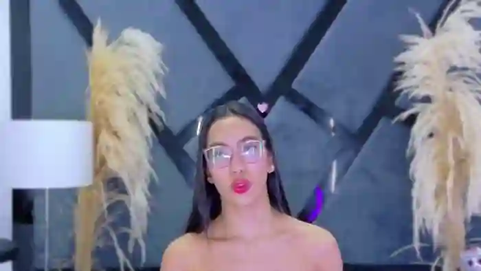kylie-whitee