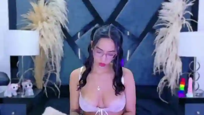 kylie-whitee