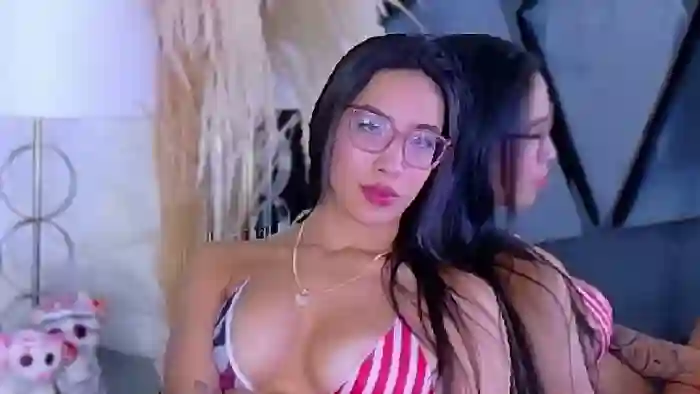 kylie-whitee