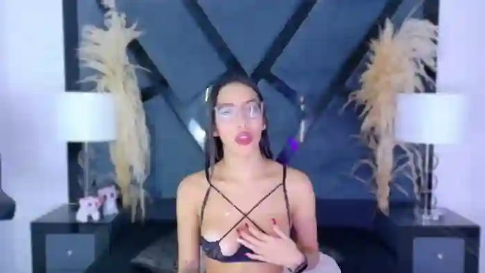 kylie-whitee