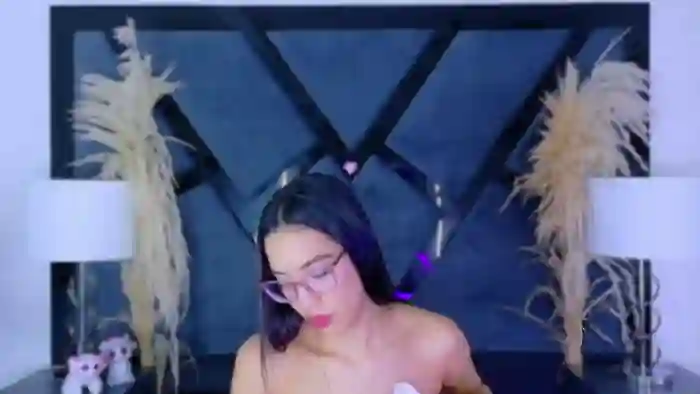 kylie-whitee