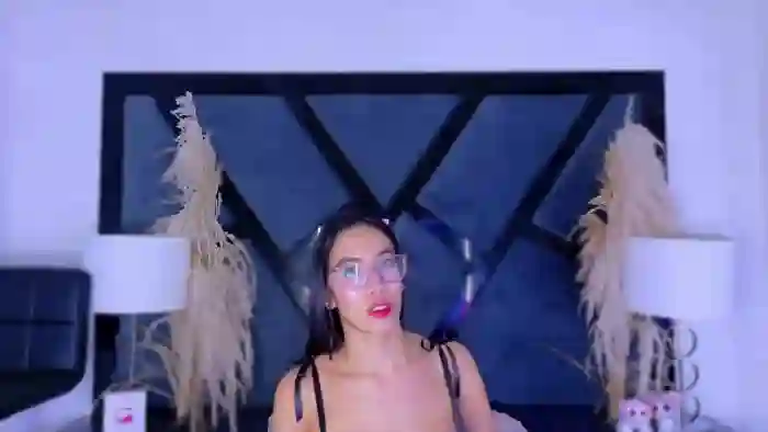kylie-whitee