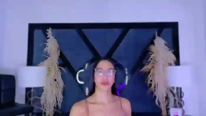 kylie-whitee