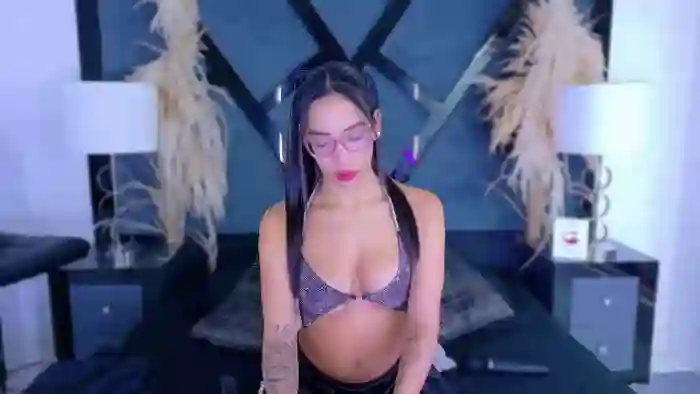 kylie-whitee