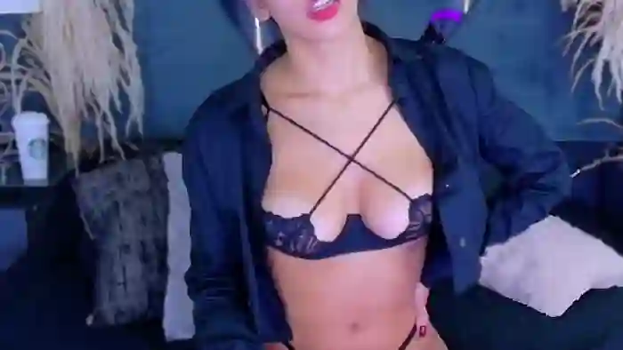 kylie-whitee