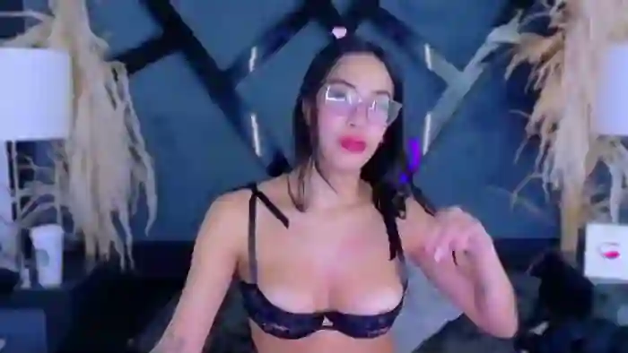 kylie-whitee