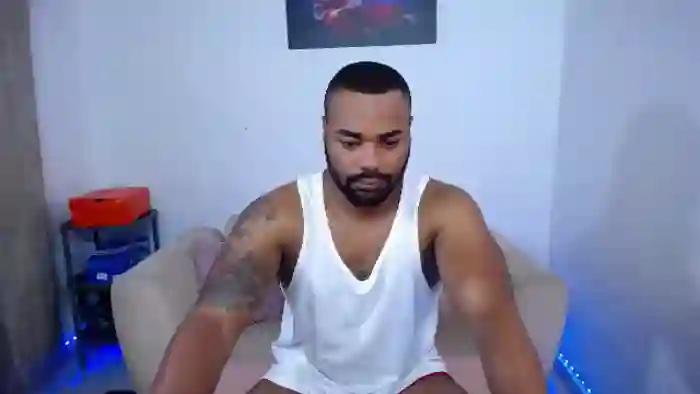 mack-holister