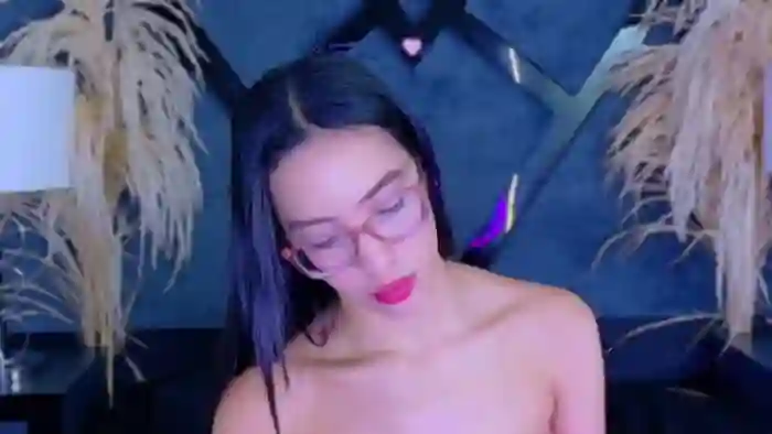 kylie-whitee
