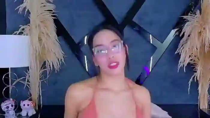 kylie-whitee