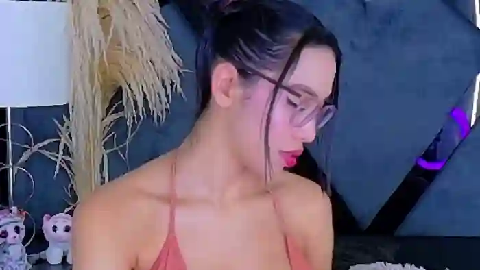 kylie-whitee