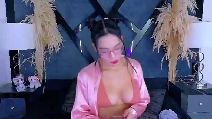 kylie-whitee