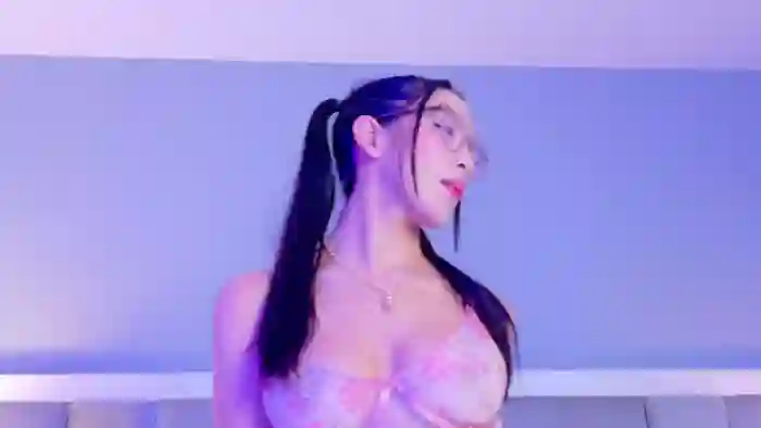 kylie-whitee