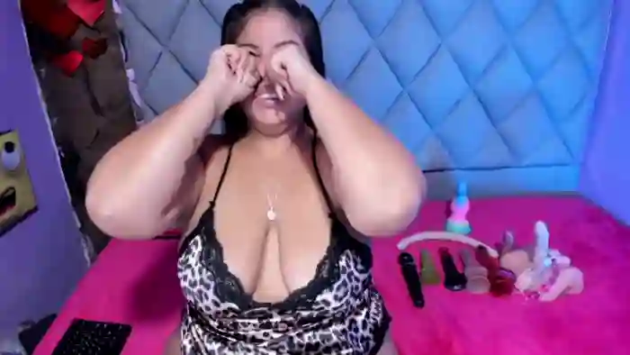 luisana-boobs