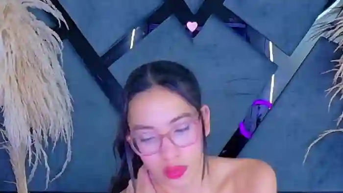 kylie-whitee