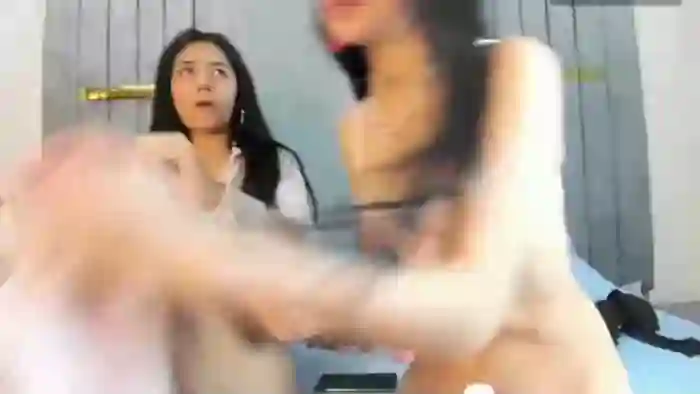 mia-and-eva-whatsson