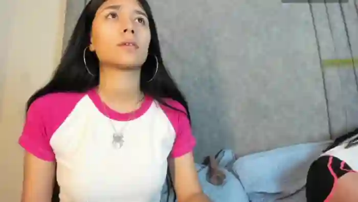 mia-and-eva-whatsson