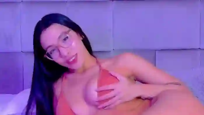 kylie-whitee