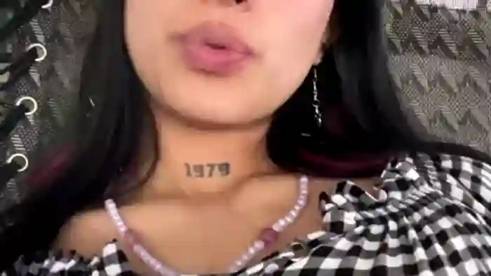 mia-and-eva-whatsson