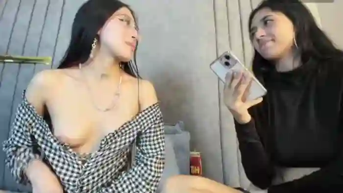 mia-and-eva-whatsson